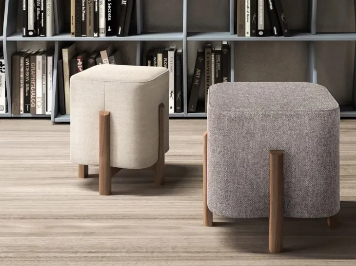 Pouf Kip in tessuto e legno di Doimo Salotti