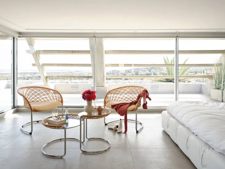 Tavolini P47 in metallo e cuoio intrecciato di MidjTavolini P47 in metallo e cuoio intrecciato di Midj