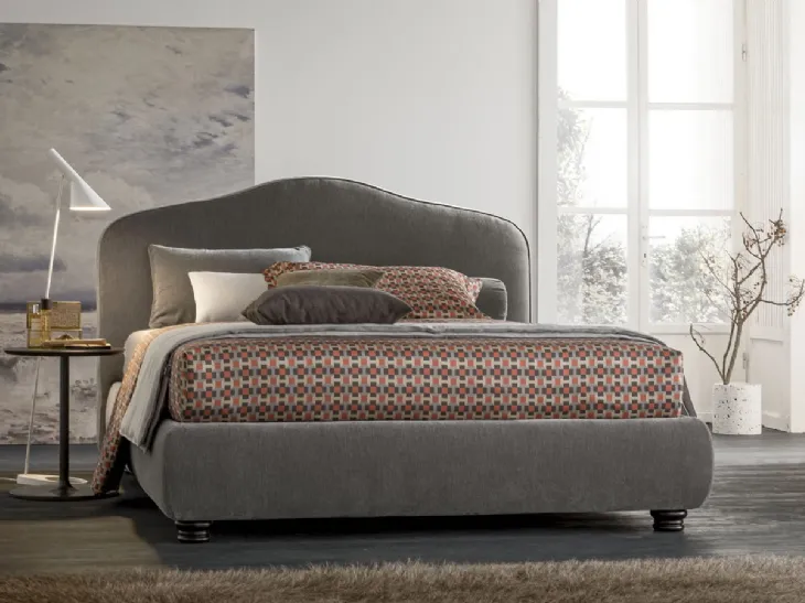 Letto in tessuto con testiera sagomata Althea di V&Nice
