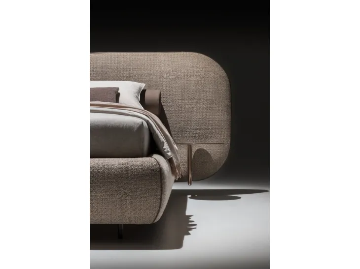 Letto matrimoniale B-Curve Twils – design avvolgente e minimale