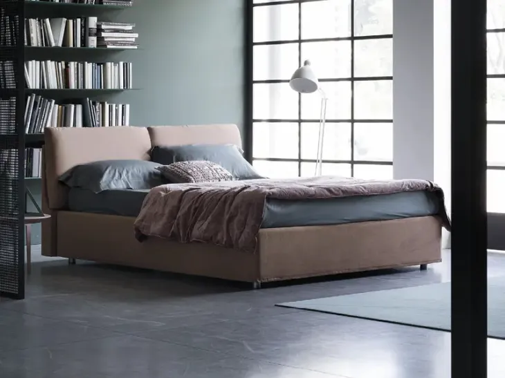 Letto con testiera imbottita Flock di Rigosalotti