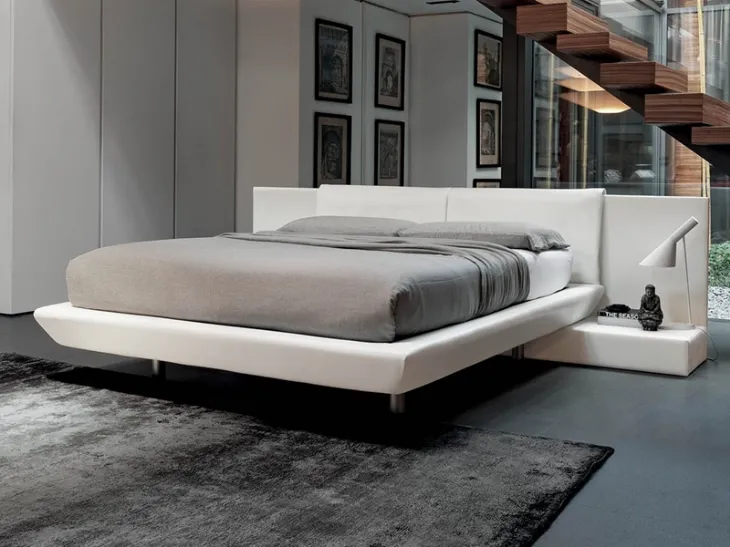 Letto con testiera Kube di Rigosalotti