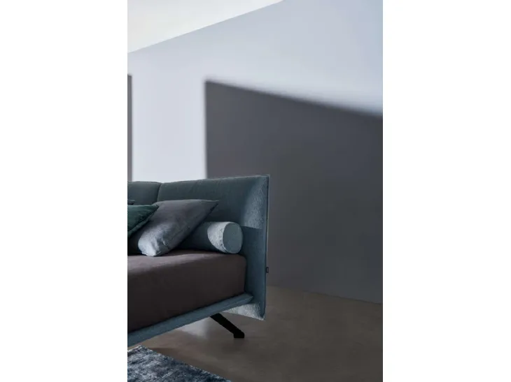 Letto matrimoniale Logan Twils – design leggero e contemporaneo