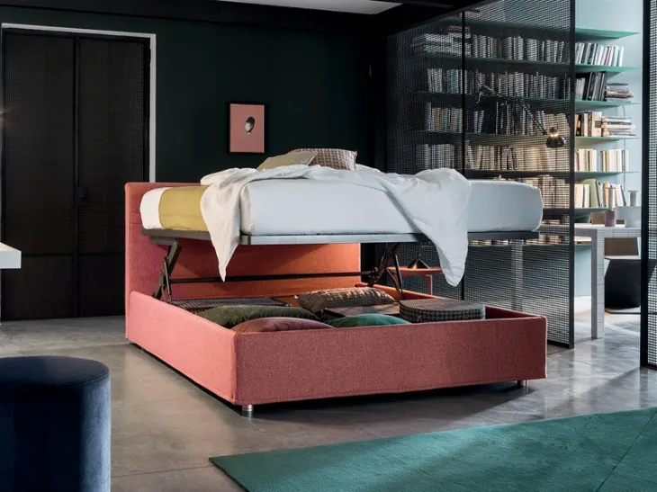 Letto in tessuto con comodo contenitore Lift Plan Poket di Rigosalotti
