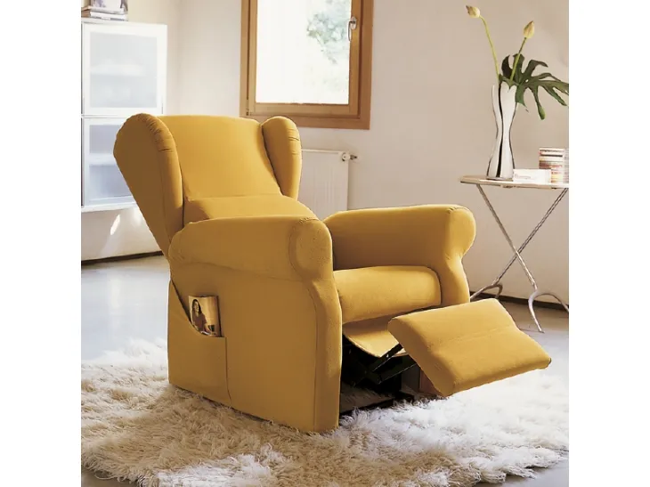 Poltrona Relax con meccanismo alzapersona Bergè di Rigosalotti