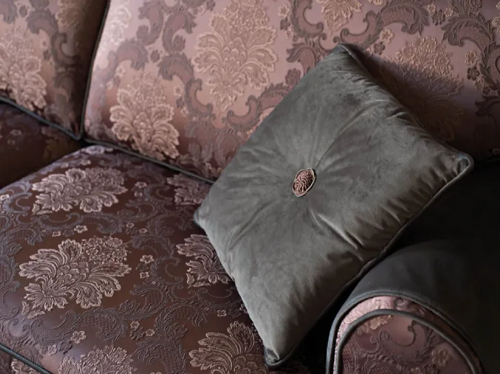 Divano classico modello ATENA di Samoa