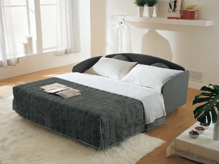 Divano letto lineare matrimoniale Spot di Rigosalotti