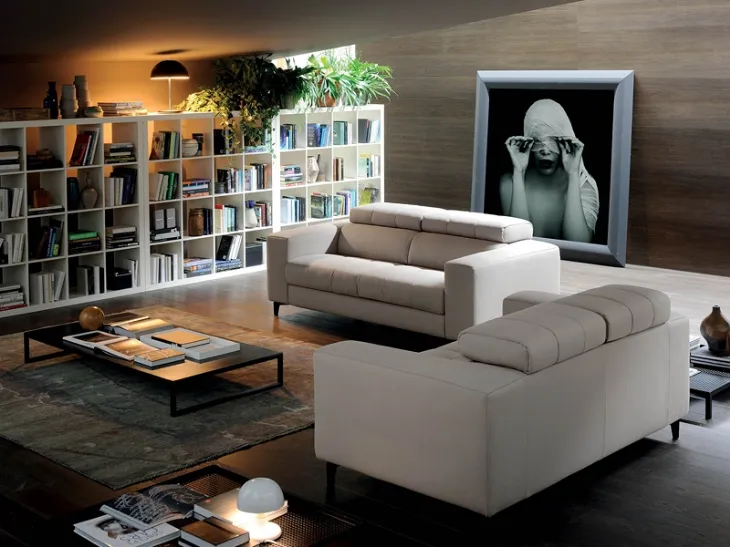 Divano lineare in tessuto con poggiatesta reclinabili Tablet di Rigosalotti