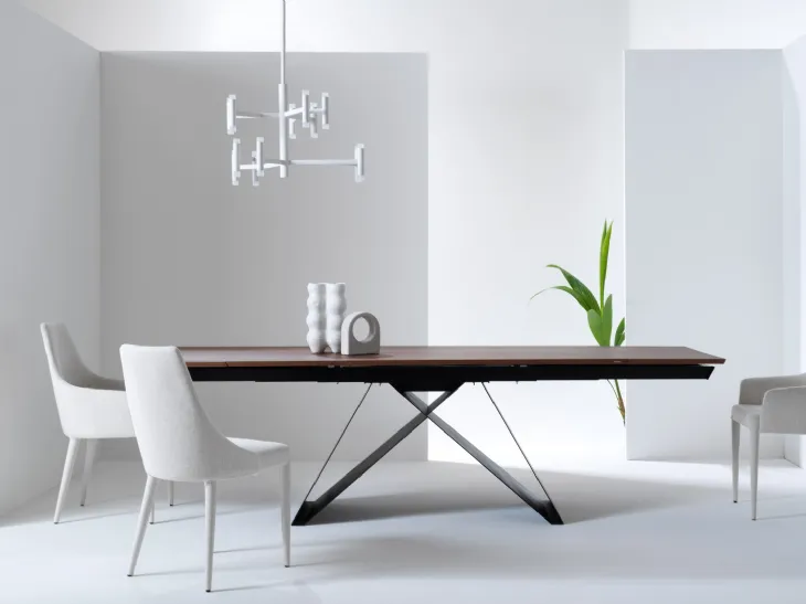 Sedia rivestita in tessuto Evelin di Julia Arredo Cuoio