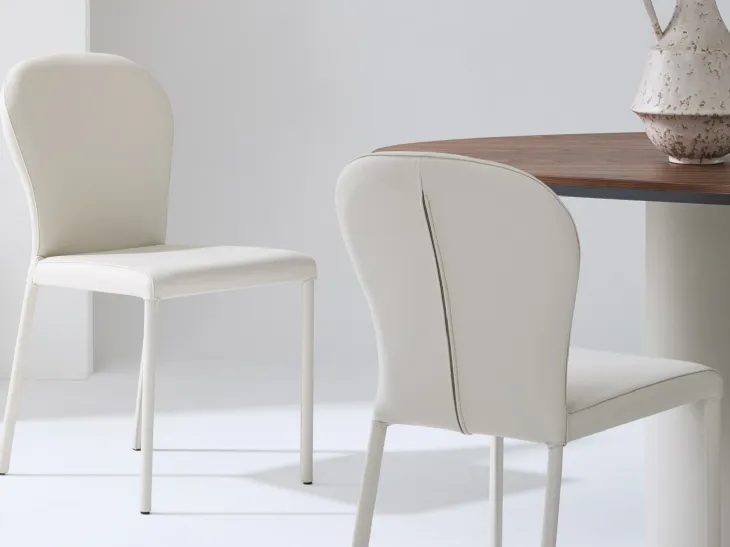 Sedia Gaia di Julia Arredo Cuoio