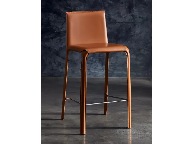 Sgabello Jenia di Julia Arredo Cuoio