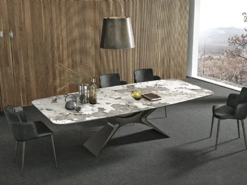 Tavolo in ceramica modello Sail 