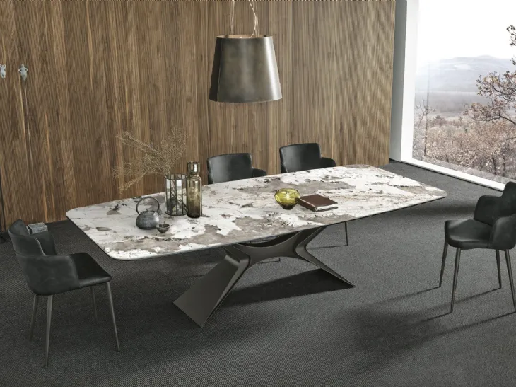 Tavolo in ceramica modello Sail 