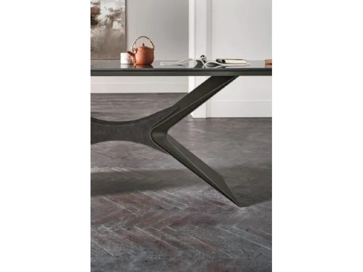 Tavolo in ceramica modello Sail 