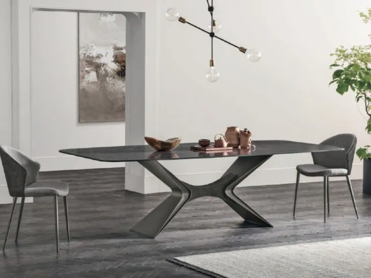 Tavolo in ceramica modello Sail 