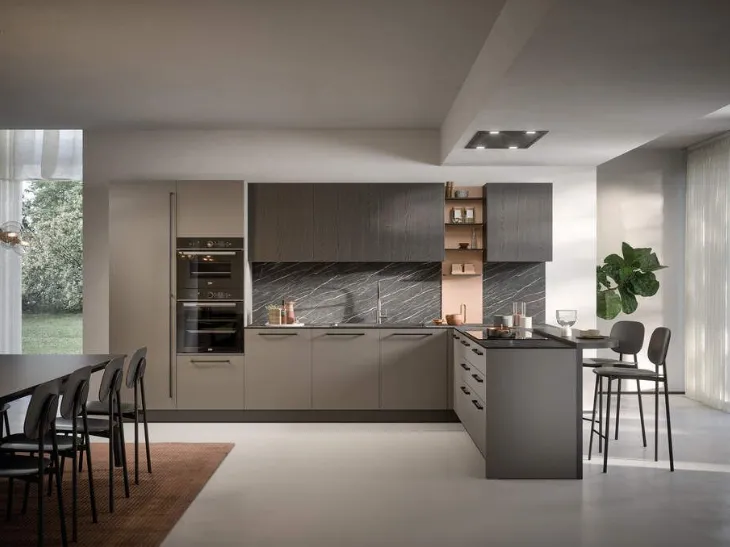 Cucina in melaminico con penisola e piano snack modello Bomino