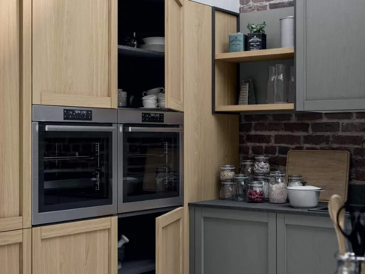 Cucina in legno laccato poro aperto con isola e penisola