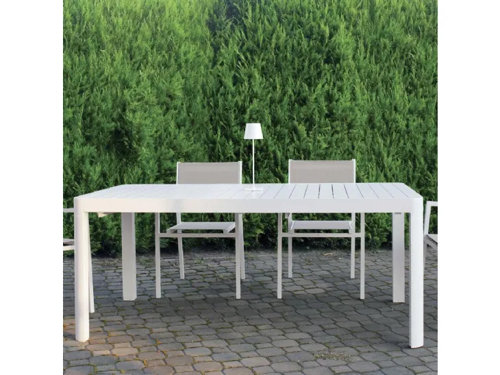 Tavolo Alluminium Table in alluminio verniciato bianco di La Seggiola