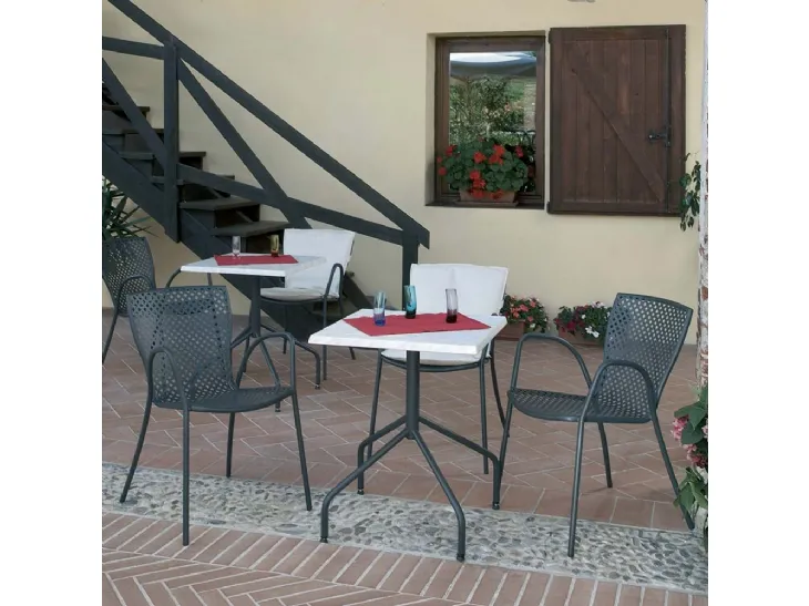 Poltroncina da giardino Sommer in acciaio zincato e verniciato poliestere antracite per esterni di La Seggiola